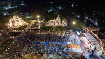 ચૈત્ર સુદ નોમ એટલે સમગ્ર ભારતીય સનાતન સંસ્કૃતિ અને સ્વામિનારાયણ સંપ્રદાય માટે ઐતિહાસિક દિવસ. આજના દિવસે અયોધ્યામાં મર્યાદા પુરુષોત્તમ ભગવાન શ્રીરામે જન્મ ધારણ કરીને રામરાજ્યનું સ્થાપન કર્યું હતું. છપૈયા ગામમાં ભગવાન શ્રીસ્વામિનારાયણે જન્મ ધારણ કરી આ ધરા પર ધર્મનું સ્થાપન કર્યું.