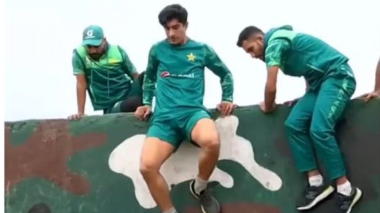 फिटनेस ट्रेनिंग में खिलाड़ियों ने बल्ला-गेंद छोड़ थामी बंदूक, देखें वीडियो
