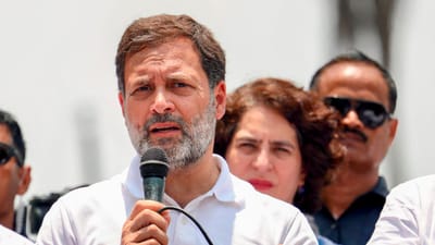 કોંગ્રેસના નેતા રાહુલ ગાંધીએ લોકસભા ચૂંટણીને લઈ કેરળની વાયનાડ સીટ પરથી ઉમેદવારી નોંધાવી છે. જેમાં તેમણે એફિડેવિટ પણ રજુ કરી છે. આ એફિડેવિટમાં તેમના બેંકમાં કેટલા રુપિયા ડિપોઝિટ છે. તેના હાથમાં કેટલા રુપિયા છે. તે તમામ માહિતીઓ આપેલી છે. સાથે તેના છેલ્લા 5 વર્ષમાં આવક કેટલી થઈ તે પણ માહિતી છે.