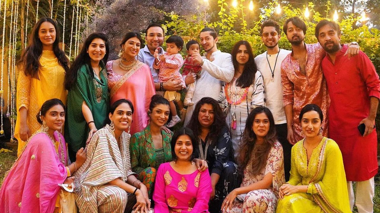 Shakti Kapoor family (3)