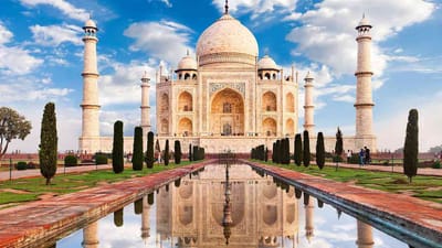 12548 - Sbib Agc Sf Exp અઠવાડિયાના 4 દિવસ SBIB (સાબરમતી) થી AGC (આગ્રા કેન્ટ) સુધી ચાલે છે. 12548 મેલ એક્સપ્રેસ ટ્રેન સાબરમતીથી બપોરે 04:55 વાગ્યે ઉપડે છે અને સાંજે 07:15 વાગ્યે આગ્રા કેન્ટ પહોંચે છે.