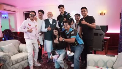 વડાપ્રધાન નરેન્દ્ર મોદી કેટલાક ભારતીય ઓનલાઈન ગેમર્સને મળ્યા છે. આ એવા લોકો છે જે ઈ-સ્પોર્ટ્સ ઈન્ડસ્ટ્રીમાં ખૂબ જ લોકપ્રિય છે. સોશિયલ મીડિયા પર તેના ફોલોઅર્સની સંખ્યા પણ સારી છે. આ લોકોને મળીને પીએમ મોદીએ ગેમિંગ સેક્ટરમાં આવતા પડકારો, ગેમિંગ અને ગેમ્બલિંગ વચ્ચેનો તફાવત અને અન્ય વિષયો પર ચર્ચા કરી. આ મીટિંગનો એક ટીઝર વીડિયો પણ રિલીઝ કરવામાં આવ્યો છે. પીએમ નરેન્દ્ર મોદી અને આ ગેમર્સ વચ્ચેની ચર્ચાનો સંપૂર્ણ વીડિયો 13 એપ્રિલે રિલીઝ કરવામાં આવશે. ચાલો જાણીએ આ ગેમર્સ કોણ છે