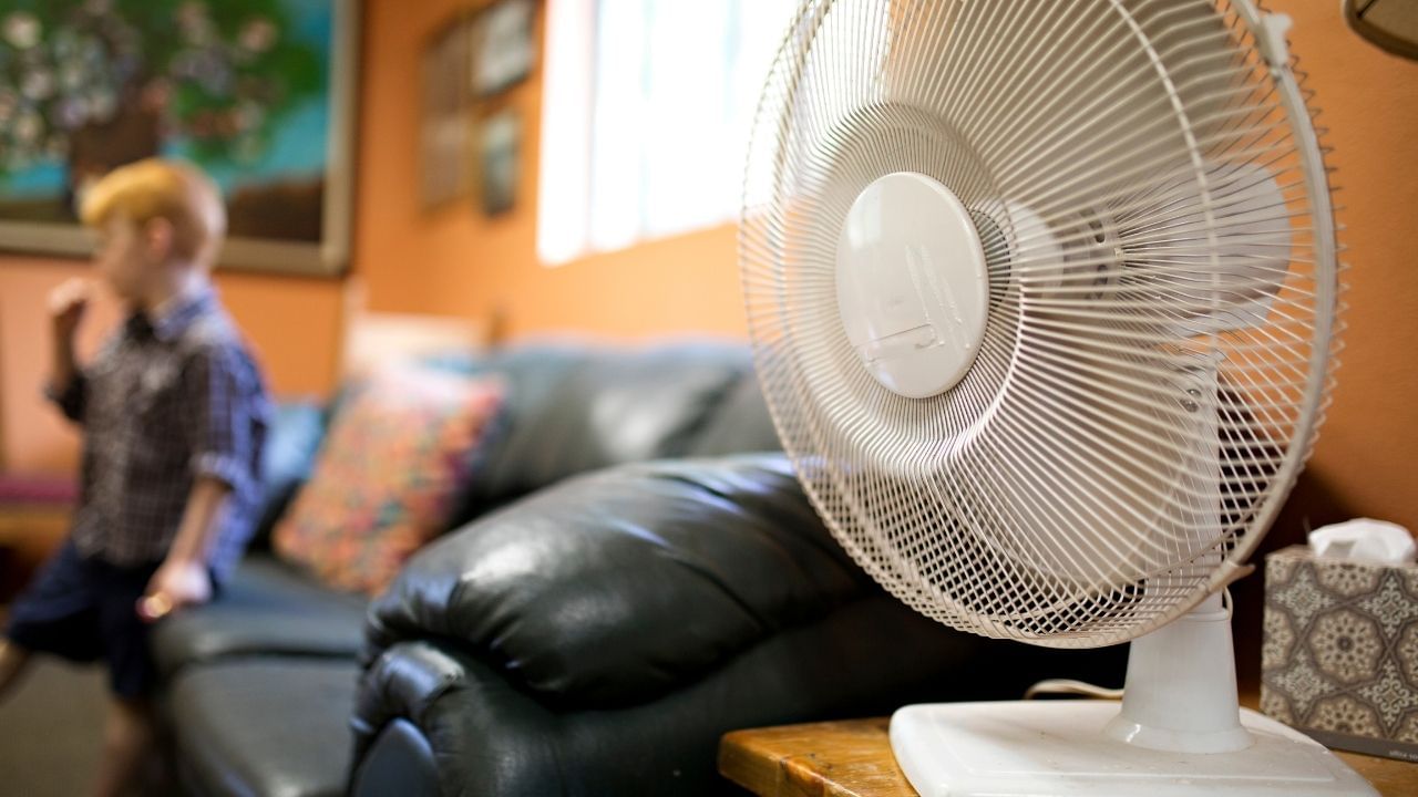 save electricity bill Summer tips keep room cool without ac cooler (7)