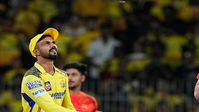 ચેન્નાઈ સુપર કિંગ્સ IPL 2024માં પ્લેઓફ માટે ક્વોલિફાય થવાની ખૂબ નજીક છે, પરંતુ એક બાબતમાં તેનું ટેન્શન ચાલુ છે. અહીં અમે ટોસ વિશે વાત કરી રહ્યા છીએ જ્યાં CSKના કેપ્ટન ઋતુરાજ ગાયકવાડનું નસીબ જરા પણ સાથ નથી આપી રહ્યું.