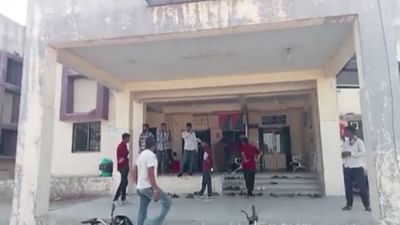 Surendranagar : રોજાસર ગામે લગ્ન પ્રસંગમાં જમ્યા બાદ 30થી વધુ બાળકોમાં ફૂડ પોઈઝનિંગ, જુઓ Video