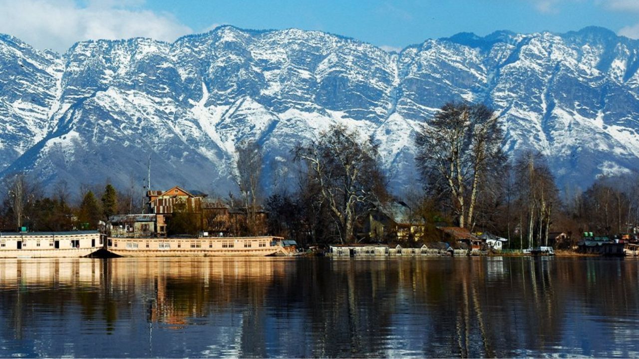 If you want to take advantage of this IRCTC tour package, then you can go to the IRCTC website and book the package. You can also book this package by contacting IRCTC offices in Ahmedabad, Vadodara, Rajkot and Surat. (Photo: Jammu & Kashmir Tourism)