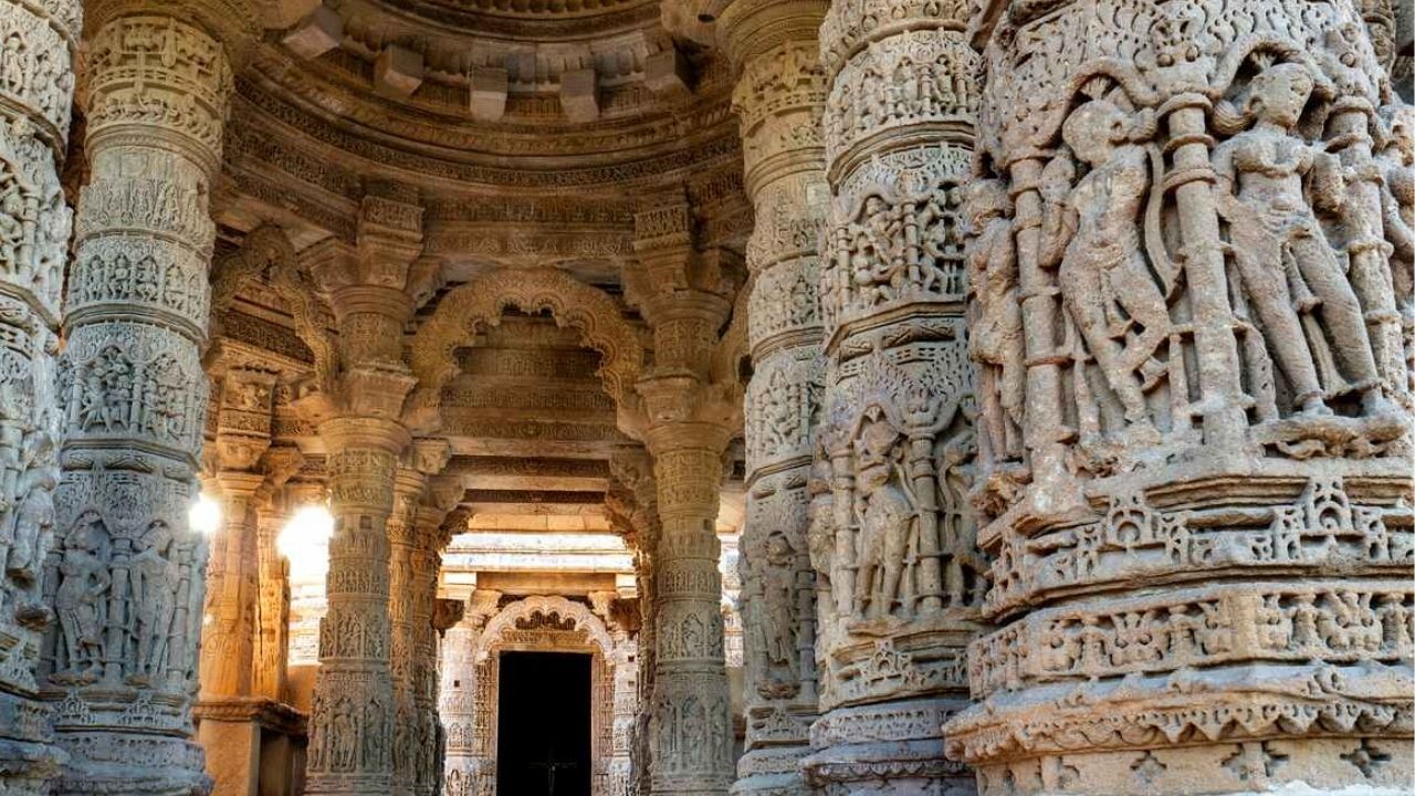 તેમજ બાન્દ્રાથી ચંડીગઢ જતી ટ્રેન પણ તમને મહેસાણા પહોંચાડશે. આ ટ્રેન 12:00 વાગ્યે બાન્દ્રાથી ઉપડે છે અને મહેસાણા 20:35 વાગ્યે પહોંચાડે છે. આ ટ્રેન સોમવારે અને ગુરુવારે દોડે છે.
