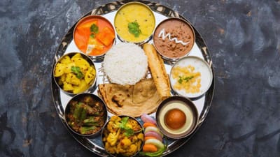 મધર્સ ડે પર તમે તમારી માતા માટે તેમની મનપસંદ વાનગી તમે જાતે બનાવો. આ સરપ્રાઈઝ જોઈને તમારી માતાના ચહેરા પર સ્મિત આવશે. તેમજ આ ભેટ તેમને ખૂબ જ પસંદ આવશે. 