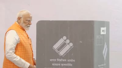 લોકસભાની ચૂંટણીમાં ત્રીજા તબકાનું મતદાન શરૂ થયું છે. ત્યારે ગુજરાતમાં પણ લોકસભા ચૂંટણી માટે મતદાન શરૂ થયું છે. 