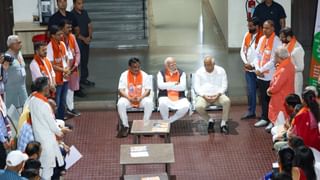 વડાપ્રધાન નરેન્દ્ર મોદીએ ગુજરાત ભાજપ પ્રદેશ કાર્યાલય ખાતે રાજકીય અગ્રણીઓ સાથે કરી બેઠક, જુઓ Video
