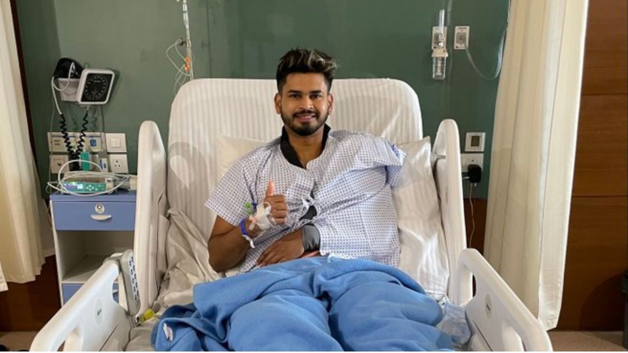 ક્રિકેટર ફિટનેસને ખુબ મહત્વ આપે છે. કોલકાતા નાઈટ રાઈડર્સના કેપ્ટન શ્રેયસ અય્યરના ઘરમાં એક ડોગ પણ છે. તે હંમેશા તેની સાથેના ફોટો શેર કરતો રહે છે.અય્યરની બહેન પણ તેના ભાઈની જેમ ખૂબ ટેલેન્ટેડ છે. તેની બહેન કોરિયોગ્રાફર છે,અય્યરનું શિક્ષણ ડોન બોસ્કો હાઈસ્કૂલ, માટુંગા અને રામનિરંજન આનંદીલાલ પોદાર કોલેજ ઓફ કોમર્સ એન્ડ ઈકોનોમિક્સ, મુંબઈમાં થયું હતું. 