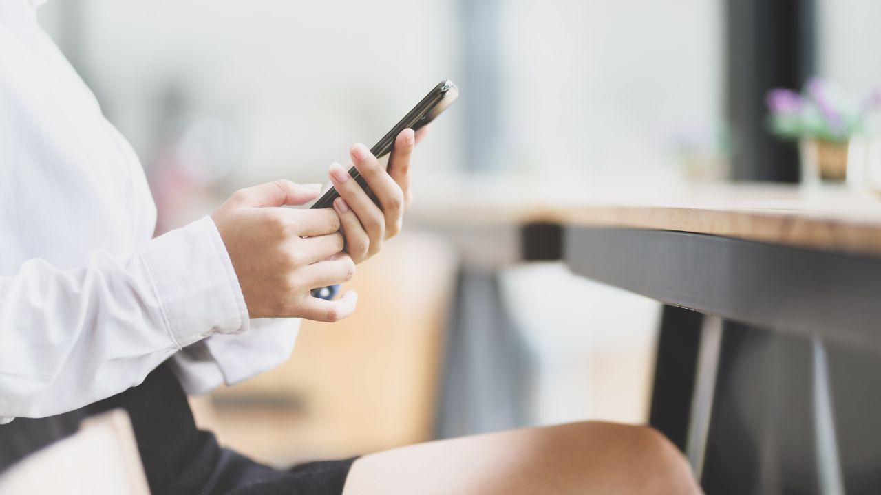 સરકારી કચેરીઓ અને નિયમ બનાવતી સંસ્થાઓ માટે જાહેર કરવામાં આવનારી 10-સંખ્યાની સીરિઝ 1600ABCXXX ફોર્મેટમાં હશે. અહીં AB તમને ટેલિકોમ સર્કલ કોડ જણાવશે. ઉદાહરણ તરીકે, તે દિલ્હી માટે 11 અને મુંબઈ માટે 22 હશે. C ની જગ્યાએ, ટેલિકોમ કંપનીનો કોડ આપવામાં આવશે અને XXX માં 000 થી 999 વચ્ચેના અંકો હશે.