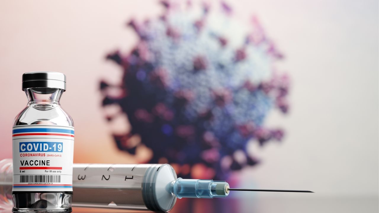 શું તમે પણ કોવિશિલ્ડ રસી લીધી છે? અમે આ સવાલ એટલા માટે પૂછી રહ્યા છીએ કારણ કે આ રસી બનાવનારી કંપની ફરી એકવાર ચર્ચામાં આવી ગઈ છે. હકીકતમાં, વિશ્વની ટોચની ફાર્માસ્યુટિકલ કંપનીઓમાંની એક એસ્ટ્રાઝેનેકા દ્વારા કરવામાં આવેલા એક ખુલાસાથી સમગ્ર વિશ્વમાં હલચલ મચી ગઈ છે.