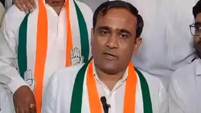 સુરત : નિલેશ કુંભાણી સામે કોંગ્રેસ કાર્યકરોમાં રોષ યથાવત, ઠગ ઓફ સુરતના લખાણ સાથે બેનર લગાવ્યા, જુઓ વીડિયો