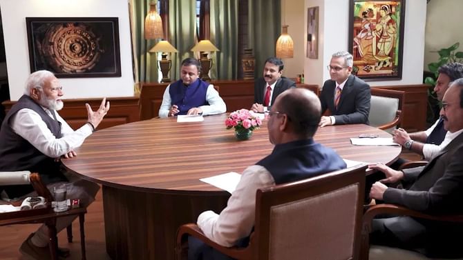 PM Modi Interview LIVE: આગામી 25 વર્ષ ગુજરાત માટે સારો સમય છે: PM મોદી