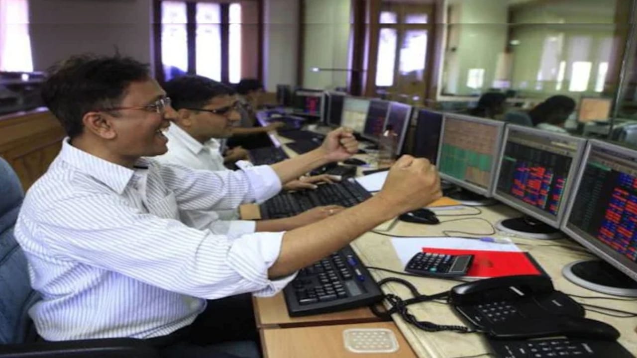 બ્રોકરેજ ફર્મ ફિલિપ કેપિટલનું અનુમાન છે કે ભાજપની આગેવાની હેઠળના એનડીએમાં વર્ષ 2024માં ફરીથી ચૂંટણી થવાની પ્રબળ સંભાવના છે. 