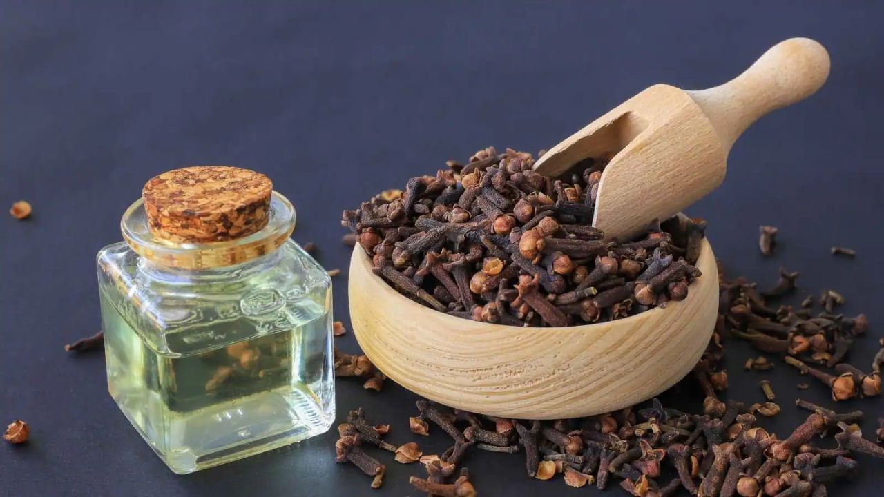 Clove Oil: Use clove oil to ease toothache. Clove oil has anti-bacterial, anti-fungal properties, which can reduce pain. Also, it is beneficial in reducing gum swelling.