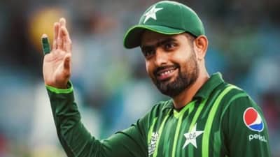 Video: પાકિસ્તાની કેપ્ટનને જોઈ યંગ ફેન રડવા લાગ્યો, તેને ચૂપ કરવા જાણો બાબરે શું કર્યું?