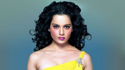  Lok Sabha Election Results 2024 : લોકસભાની ચૂંટણીમાં અનેક બોલિવુડ સ્ટાર કિસ્મત અજમાવી છે. તો કેટલાક એવા સ્ટાર છે જે પહેલાથી જ ચૂંટણીના મેદાનમાં ઉતરી ગયા છે.તેના સિવાય અરુણ ગોવિલ અને હેમા માલિની, શત્રુધ્ન સિન્હા જેવા બોલિવુટ દિગ્ગજો પણ મેદાનમાં છે.લોકસભાની ચૂંટણી પૂર્ણ થઈ ચુકી છે. આજે લોકસભા ચૂંટણીનું રિઝલ્ટ સામે આવી રહ્યું છે. ત્યારે આજે આપણે વાત કરીશું બોલિવુડ સ્ટારની કે જેઓ પોતાની કિસ્મત રાજકારણમાં અજમાવી રહ્યા છે. તો કેટલાક એવા સ્ટાર છે જે પહેલાથી રાજકારણમાં સક્રિય છે.