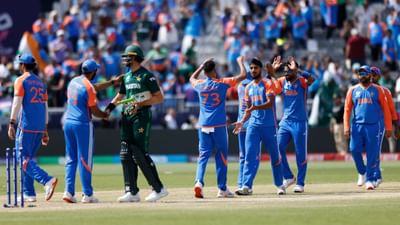 ટી20 વર્લ્ડકપ 2024માં ભાગ લઈ રહેલી પાકિસ્તાની ક્રિકેટ ટીમ માટે થોડી મુશ્કેલી શરુ થઈ ચુકી છે. કારણ કે, તેની અમેરિકા અને ભારતીય ટીમ સામે હાર થઈ છે. ત્યારે પાકિસ્તાનની ટીમને આગળ જવા માટે ભારતીય ટીમ પર નિર્ભર રહેવું પડશે એટલે કે, આજે પાકિસ્તાની ટીમ એવી પ્રાર્થના કરશે કે, ટીમ ઈન્ડિયા અમેરિકાને આજની મેચમાં હાર આપે. જેનાથી તેને સુપર-8નો રસ્તો થોડો આસાન બની જાય.