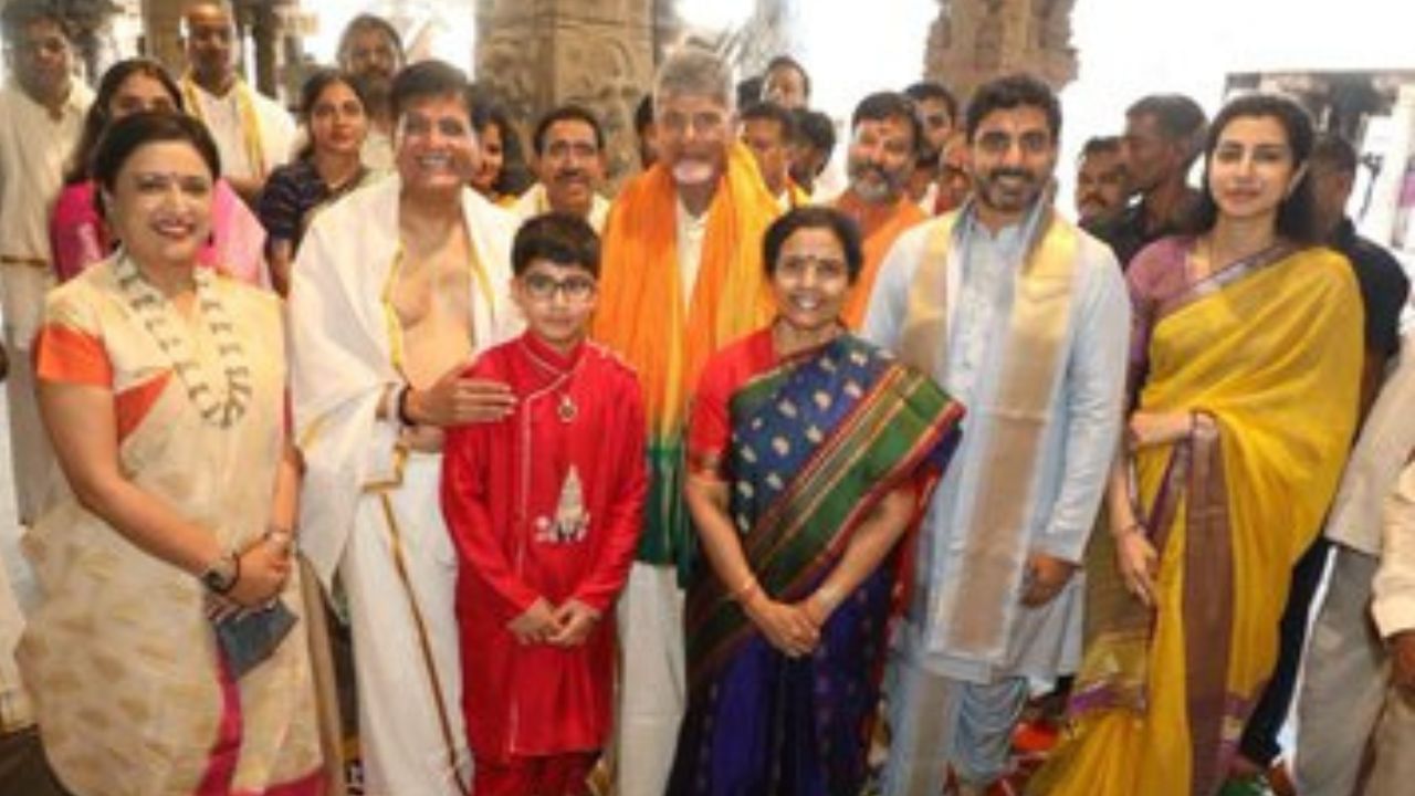 Piyush Goyal family (1)