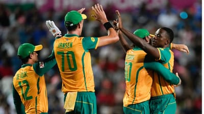 સાઉથ આફ્રિકાએ અફઘાનિસ્તાનને 9 વિકેટથી હાર આપી ટી20 વર્લ્ડકપ 2024ની ફાઈનલમાં સ્થાન બનાવી લીધું છે. આફ્રિકાની ટીમે પહેલી વખત ટી20 વર્લ્ડકપની ફાઈનલમાં સ્થાન બનાવ્યું છે. મેચમાં પહેલા બેટિંગ કરી અફઘાનિસ્તાનની ટીમ માત્ર 56 રનમાં ઓલઆઉટ થઈ હતી. ત્યારબાદ સાઉથ આફ્રિકાએ સરળતાથી ટારગેટ ચેન્જ કર્યો હતો.