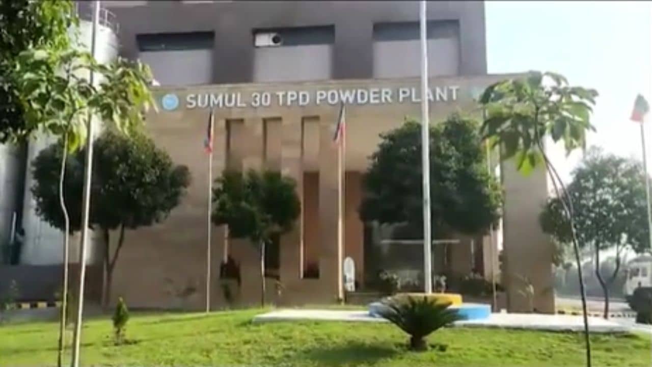 Surat Video : તાપી અને સુરત જિલ્લાના પશુપાલકો માટે ખુશખબર ! સુમુલ ડેરીએ દૂધના ખરીદ ભાવમાં કર્યો વધારો, પશુપાલકોને 60 કરોડનો થશે ફાયદો