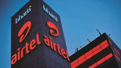 Airtel કંપની પણ પોતાના ગ્રાહકો માટે અનેક પ્લાન ઓફર કરી રહી છે પણ તે 84 દિવસની વેલિડિટી સા Jioથી પણ મોંઘો પ્લાન ઓફર કરે છે જેની કિંમત 859 રુપિયા છે. જેમાં 1.5 GB ડેટા , અનલિમિટેડ કોલ અને 100 SMSની સુવિધા મળે છે.