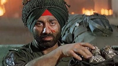 Border 2 Announcement : 1997માં રીલિઝ થયેલી સની દેઓલની ફિલ્મ બોર્ડરની સિક્વલ બોર્ડર 2ની દરેક લોકો આતુરતાથી રાહ જોઈ રહ્યા છે. આને લઈને ફેન્સ ખૂબ જ ઉત્સાહિત છે. આખરે બોર્ડરની સિક્વલ બોર્ડર 2ની ઓફિશિયલ જાહેરાત કરવામાં આવી છે. આ ફિલ્મની સિક્વલથી સની દેઓલ ફરી કમબેક કરી રહ્યો છે. તમને જણાવી દઈએ કે બોર્ડરની સિક્વલ રિલીઝના 27 વર્ષ પછી આવવા જઈ રહી છે. બોર્ડર 2માં સની દેઓલ ફરી એકવાર પાકિસ્તાન સાથે ટક્કર આપતા જોવા મળશે. જ્યારથી આ ફિલ્મની ઘોષણા થઈ છે ત્યારથી જ ફેન્સ દ્વારા કમેન્ટ્સ આવવા લાગી છે.