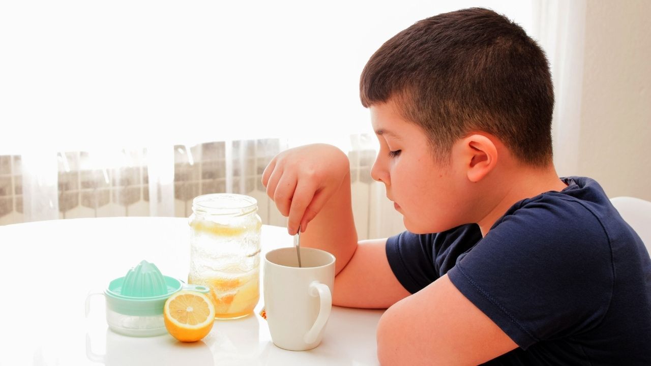 health news disadvantages drink tea for children age (2)