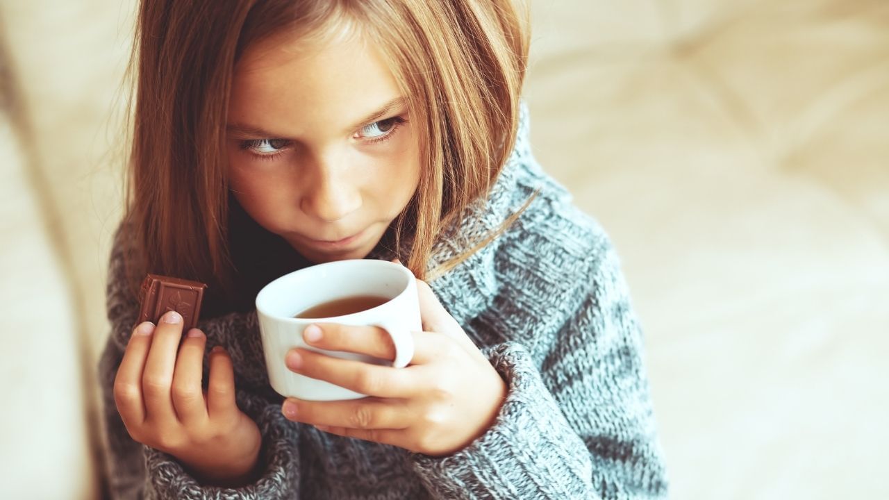 health news disadvantages drink tea for children age (3)