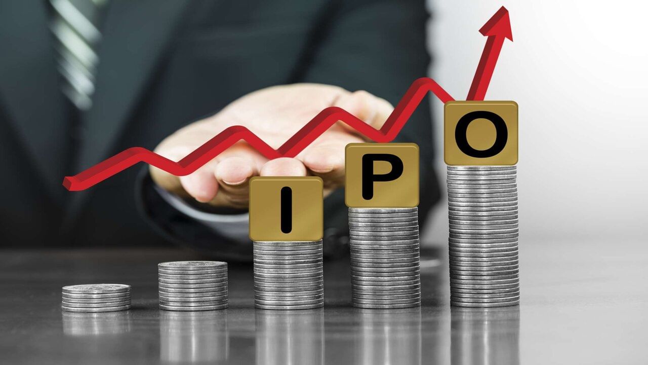 IPO પ્રાઇસ બેન્ડના અપર સર્કિટ અને ગ્રે માર્કેટમાં હાલના પ્રીમિયમને ધ્યાનમાં રાખીને, Cronox Lab Sciences IPOની અપેક્ષિત લિસ્ટિંગ કિંમત 217 રૂપિયા છે, જે IPO કિંમત 136 રૂપિયા કરતાં 55.88 ટકા વધારે છે.