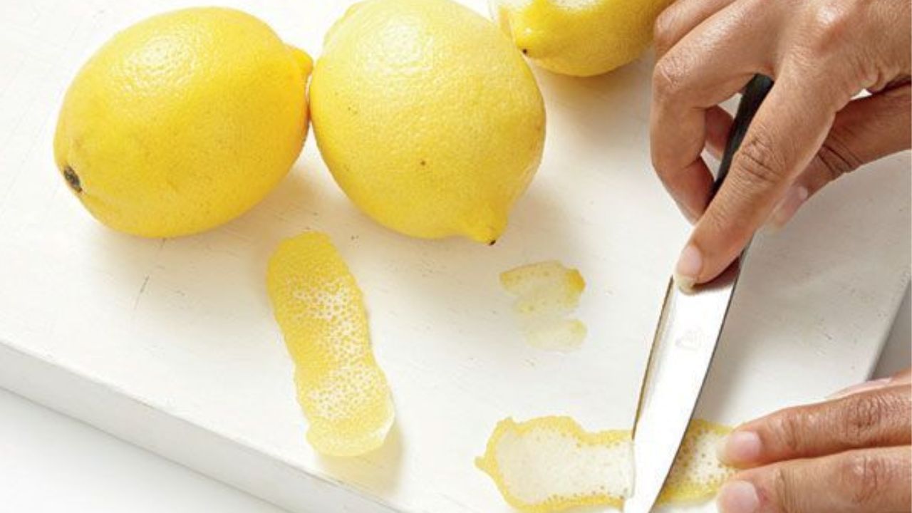 Lemon peel can make teeth shine : You can also use lemon peel to polish your teeth. For this, add some salt to the lemon peel and massage it on the teeth. By doing this for a few days, your teeth will gradually begin to clean naturally.
