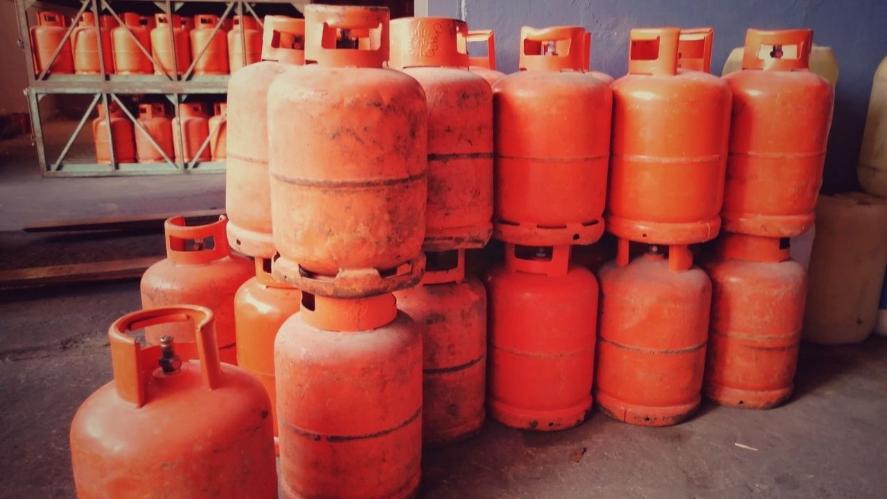lpg cylinder price 9 month for government scheme continue (2)