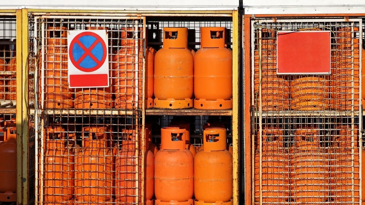 lpg cylinder price 9 month for government scheme continue (4)
