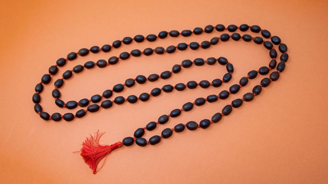 rosary Mala wearing (11)