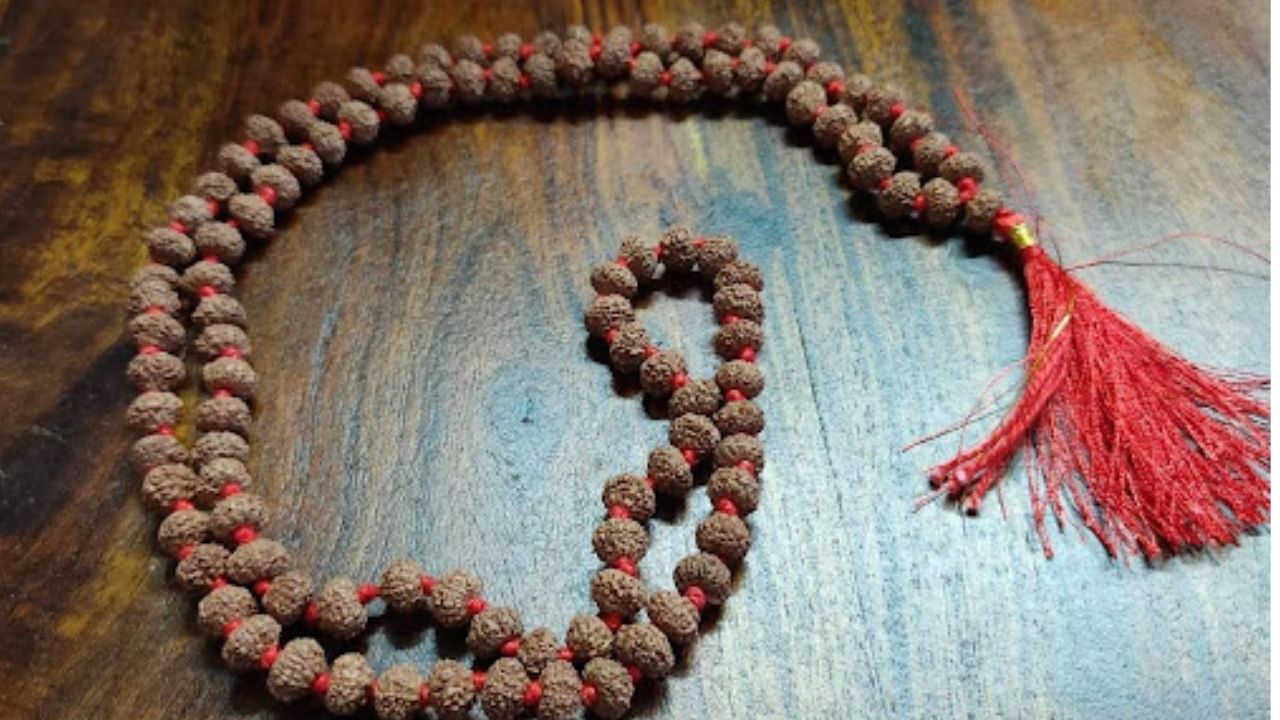 rosary Mala wearing (16)