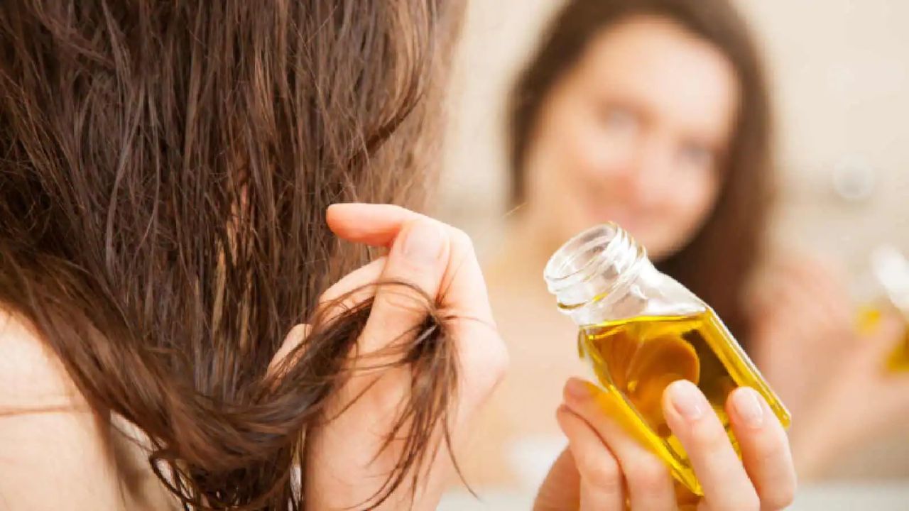 Hair Care: શું તમે પણ રાત્રે વાળમાં તેલ લગાવીને સૂઈ જાઓ છો? તો જાણો ગેરફાયદા