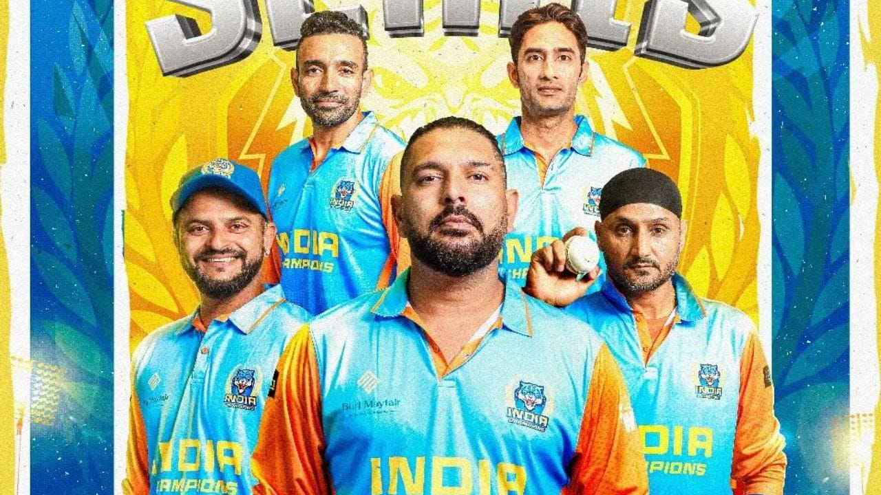 જો આપણે લાઈવ મેચની વાત કરીએ તો ટીવી પર આ મેચ લાઈવ સ્ટાર સ્પોર્ટસ પર જોઈ શકો છો, પરંતુ જો તમે મોબાઈલ પર આ મેચ જોવા માંગો છો તો ડિઝ્ની પ્લસ હોટ સ્ટાર પર જોવા મળશે નહિ પરંતુ લાઈવ સ્ટ્રીમિંગ ફૈન કોડ એપ પર જોઈ શકાશે. આજે 2 સેમીફાઈનલ મેચ રમાશે. જેમાં જીતનારી ટીમ સીધી ફાઈનલમાં એન્ટ્રી કરશે,