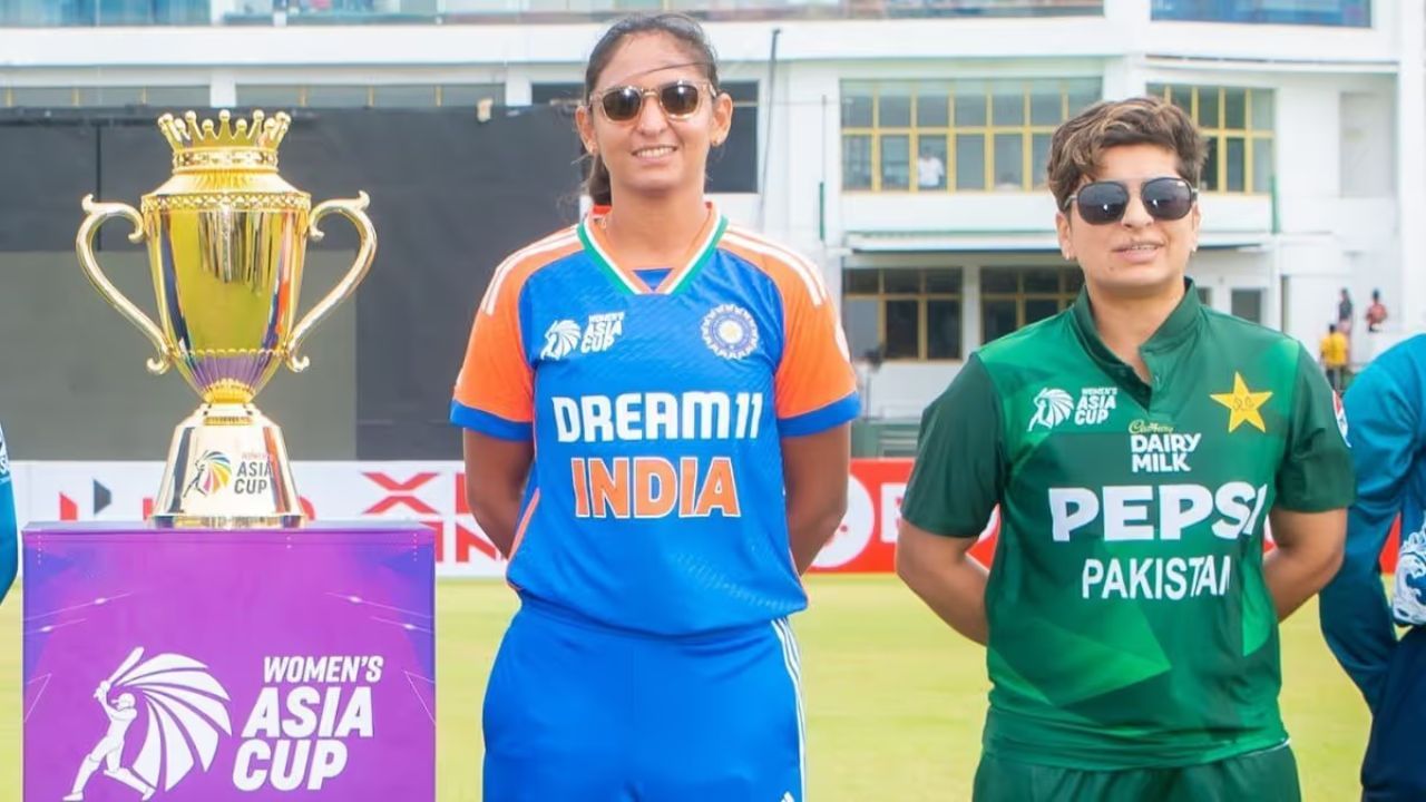 Now, if India and Pakistan women's teams win their respective semi-final matches, the final on July 28 could see another fierce battle between them. If this happens, India and Pakistan may clash for the second time in 216 hours. Here 216 hours means the time difference between July 19 and July 28. India has won the Women's Asia Cup 8 times so far. Pakistan's account has not yet been opened in this matter.