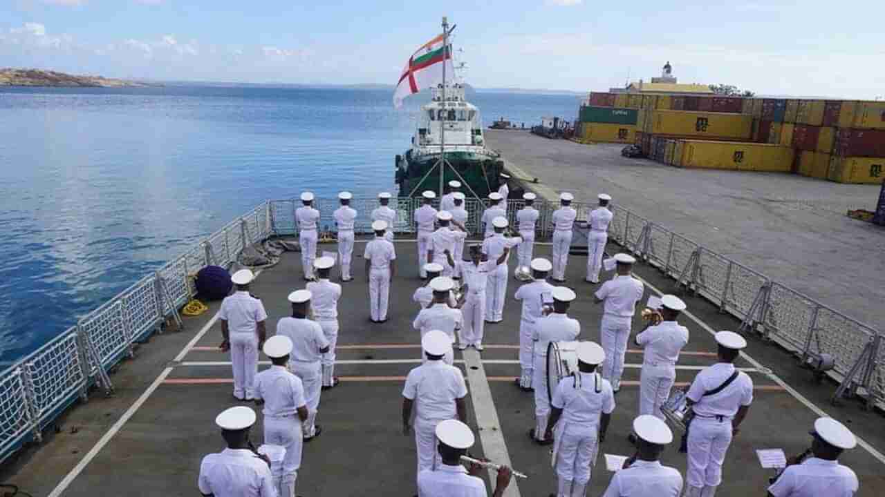 Indian Navy INCET Recruitment : ભારતીય નૌકાદળ 741 પદ પર ભરતી કરશે, આ રીતે કરો અરજી