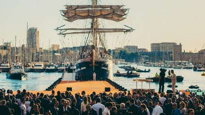 પેરિસ ઓલિમ્પિક 2024 ઓપનિંગ સેરેમની ભારતીય સમયઅનુસાર રાત્રે 11 કલાકે શરુ થશે.તમે ભારતમાં પેરિસ ઓલિમ્પિકનું લાઈવ સ્ટ્રીમિંગ અને પ્રસારણ જોઈ શકો છો. તો ચાલો જાણીએ તમે ઓલિમ્પિકનું લાઈવ પ્રસારણ ક્યાં જોઈ શકશો.