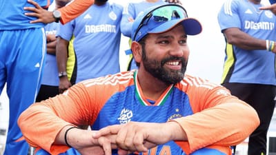 ટીમ ઈન્ડિયાને T20 વર્લ્ડ કપ 2024નો ખિતાબ જીતવા બદલ ભારતીય ક્રિકેટ કંટ્રોલ બોર્ડ દ્વારા 125 કરોડ રૂપિયાની ઈનામી રકમ આપવામાં આવી હતી. BCCIએ આ ઈનામી રકમ ખેલાડીઓ, સપોર્ટ સ્ટાફ, કોચ અને પસંદગીકારો સહિત 42 સભ્યોમાં વહેંચી છે. જેમાં સૌથી મોટો હિસ્સો T20 વર્લ્ડ કપની 15 સભ્યોની ટીમનો છે.