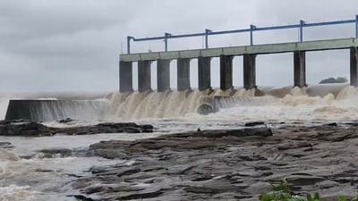 સુરતઃ દક્ષિણ ગુજરાતના ખેડૂતોની જીવાદોરી સમાન કાકરાપાર ડેમ ઓવરફ્લો થયો, જુઓ વીડિયો