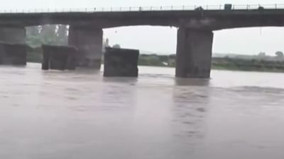 નવસારી : સતત ચોથા દિવસે મેઘ મહેર યથાવત, જળબંબાકારની સ્થિતિ, જુઓ વીડિયો