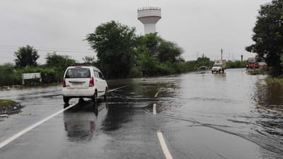 ભરૂચ વીડિયો : વરસાદે વિરામ લેતા જનજીવન થાળે પડ્યું, બે દિવસથી બંધ સ્ટેટ હાઇવે વાહન વ્યવહાર માટે ખોલવામાં આવ્યો