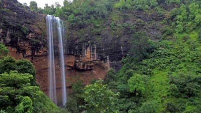 વલસાડ : ઉપરવાસમાં વરસાદ થતા ધરમપુરમાં શંકર ધોધ સક્રિય થયો, જુઓ વીડિયો