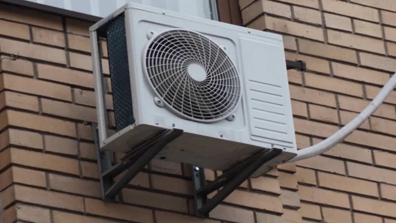 AC outdoor damage (4)