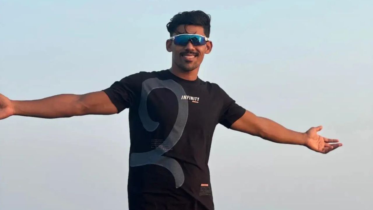 હરિયાણાના કરનાલના કૈમલા ગામના રહેવાસી બલરાજ પંવારના પર્સનલ લાઈફની વાત કરીએ તો તેમનું જીવન સરળ નહોતું. તે એક ગરીબ પરિવારમાંથી આવે છે. આ સ્થાન સુધી પહોંચવા માટે તેને ઘણી મુશ્કેલીઓનો સામનો કરવો પડ્યો છે.