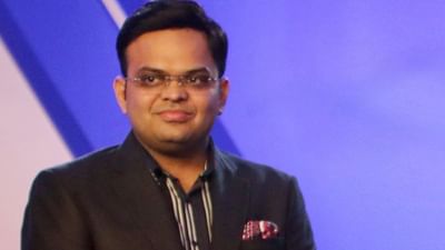 ભારતીય ક્રિકેટ કંટ્રોલના સચિવ જય શાહ હવે ઈન્ટરનેશનલ ક્રિકેટના બોસ બન્યા છે. 35 વર્ષના જય શાહ 1 ડિસેમ્બરથી પોતાનું પદ સંભાળશે, આ સાથે તે આઈસીસીના સૌથી યુવા ચેરમેન પણ છે.હવે સૌ કોઈ જાણવા માંગે છે, કે, જય શાહને આઈસીસી ચેરમેન તરીકે કેટલી સેલેરી મળશે.